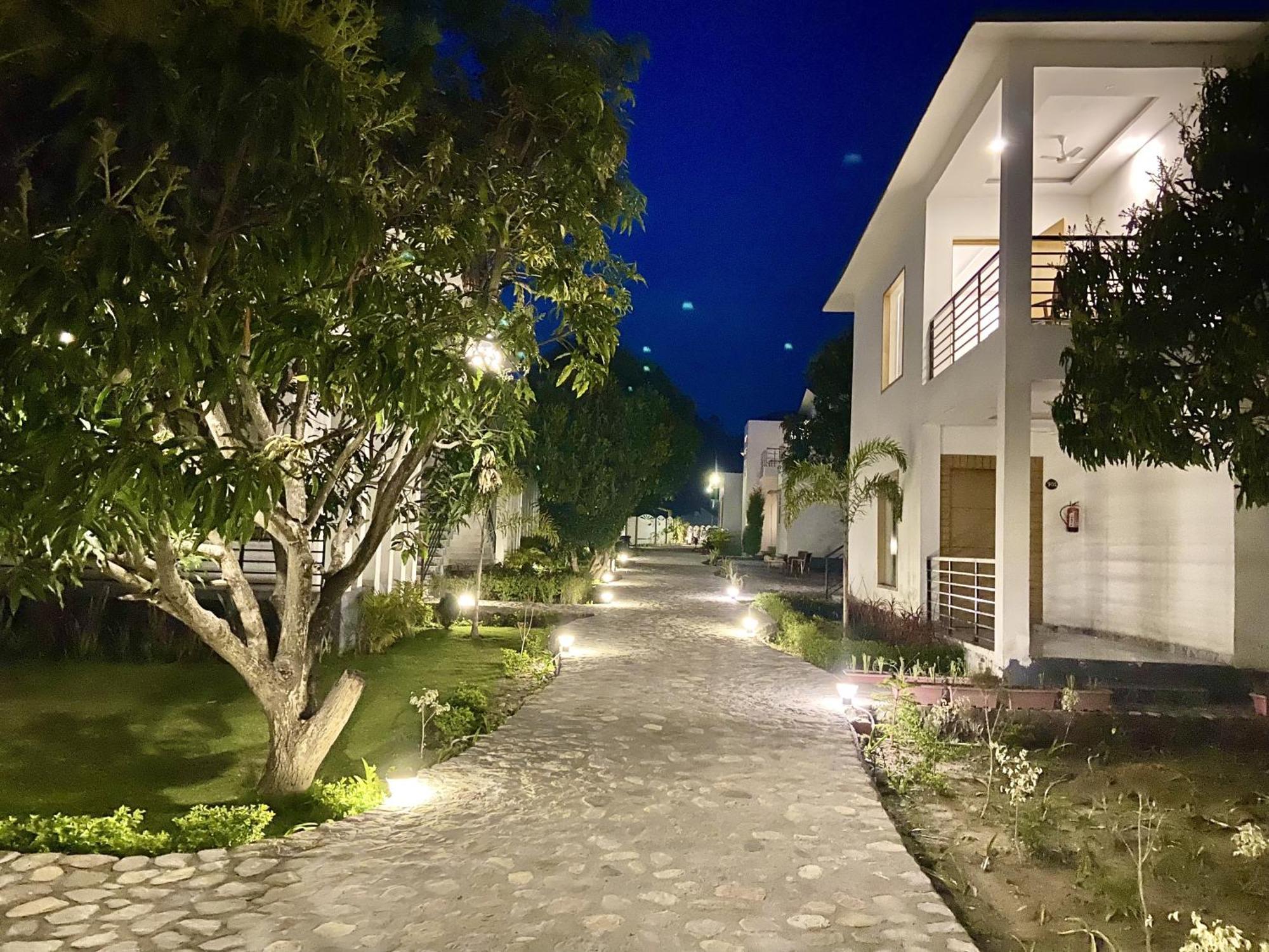 The White Oak Corbett Spa & Resort Rāmnagar Exterior foto
