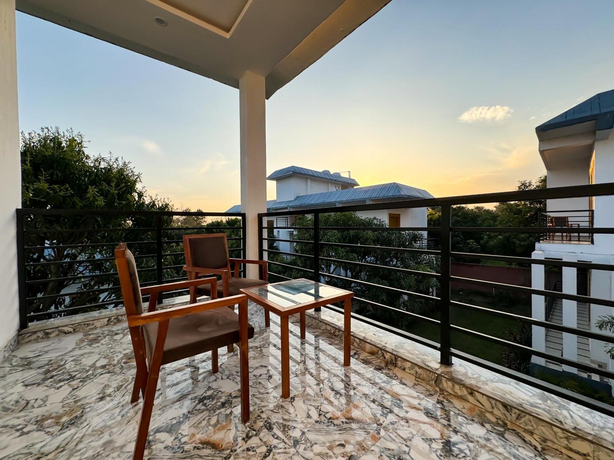 The White Oak Corbett Spa & Resort Rāmnagar Exterior foto